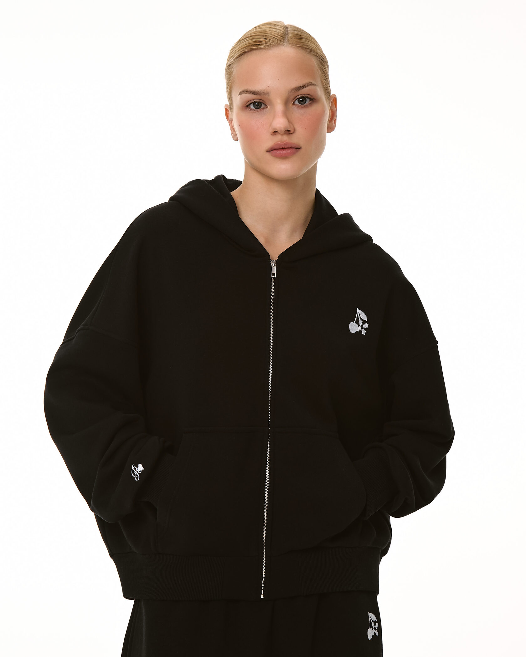 ZIP-HOODIE /RNDM BLACK