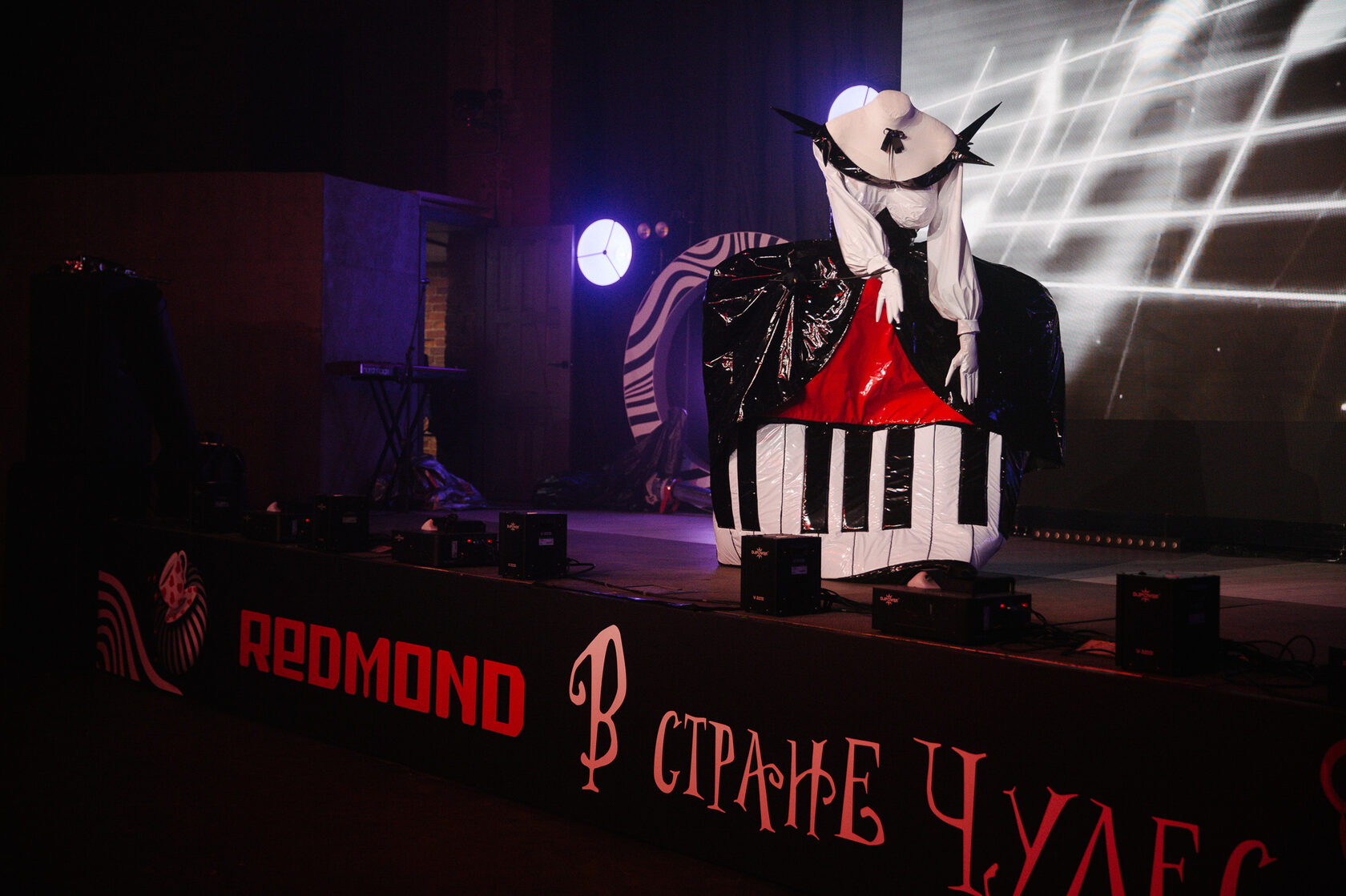 REDMOND в стране чудес — фото 38