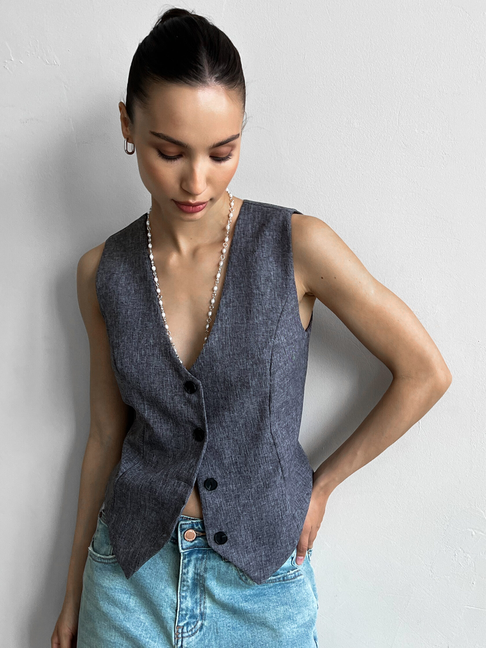 Классический костюмный жилет