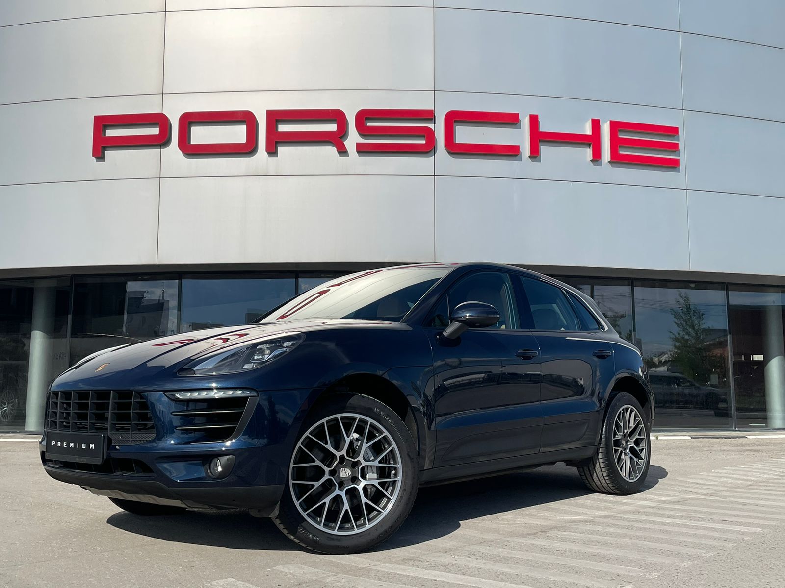 Порше макан синий. Порше кайен 2019. Порше кайен 2021. Macan пермь. Макан пермь.