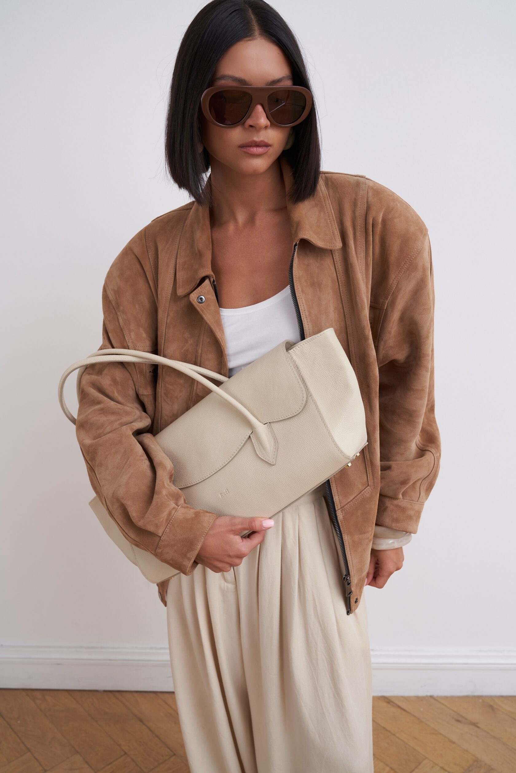 HELEN BEIGE