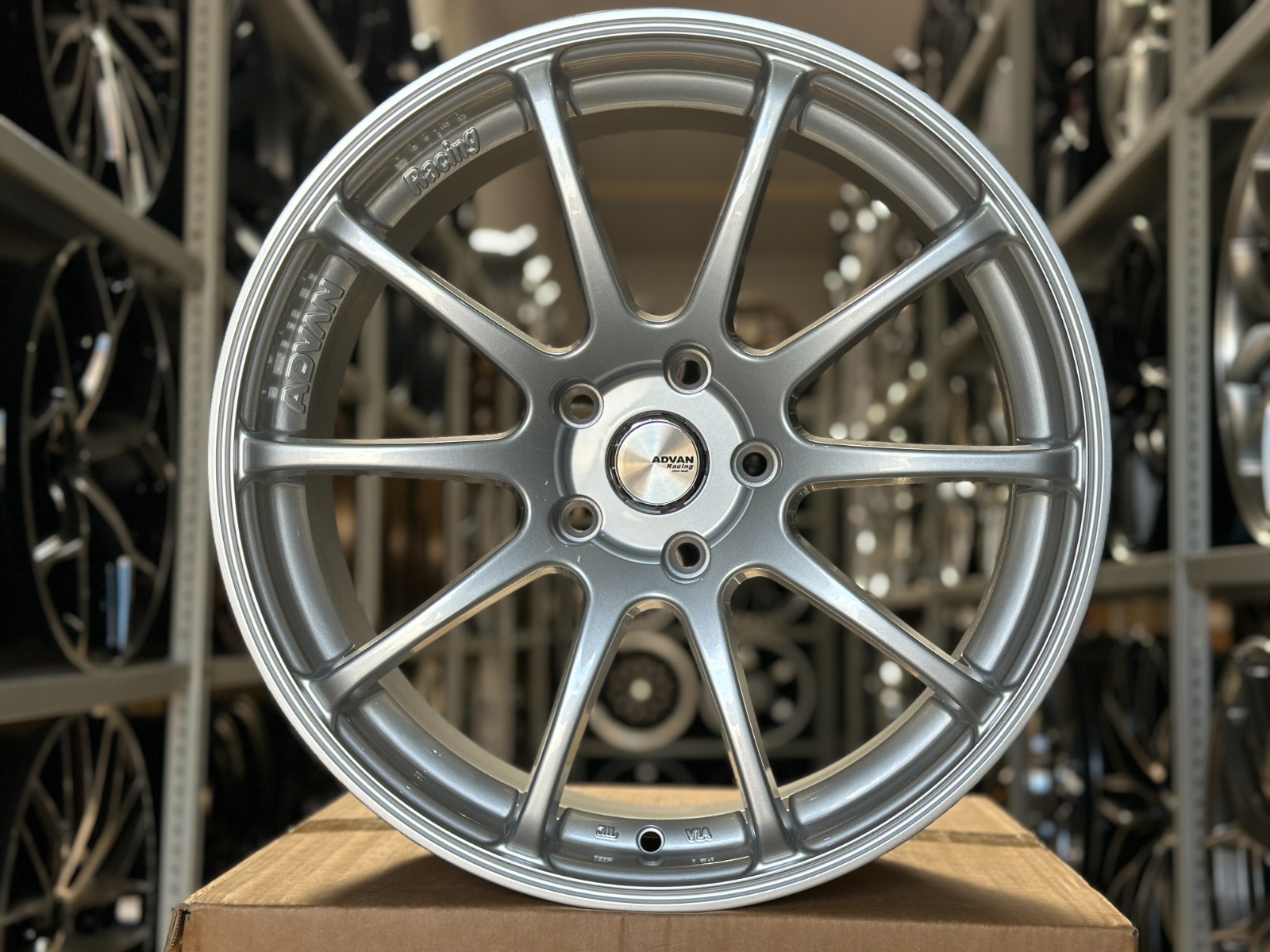 Комплект дисков Advan Racing RS R18 8j Et+30 5*112 (ip-6021)