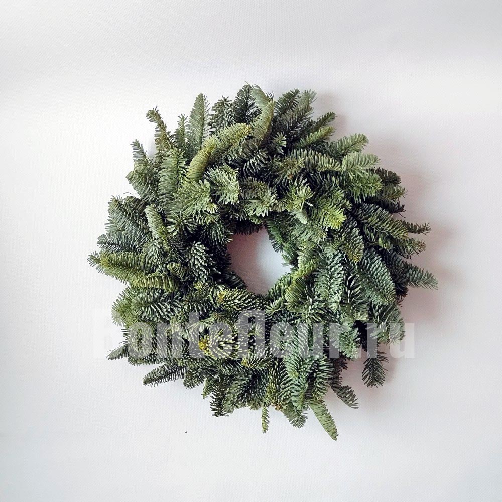 Новогодний венок из нобилиса без декора