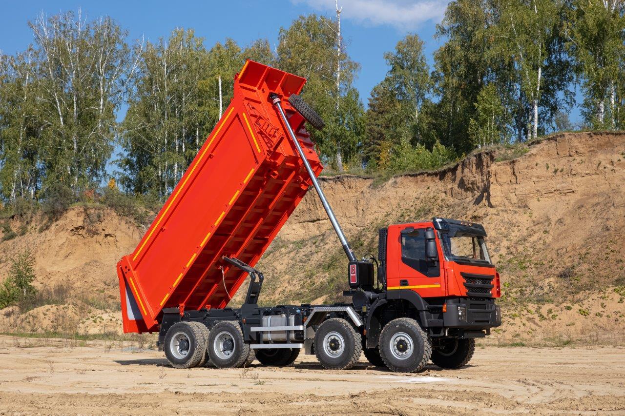 Самосвал 8х8 АМТ 752900