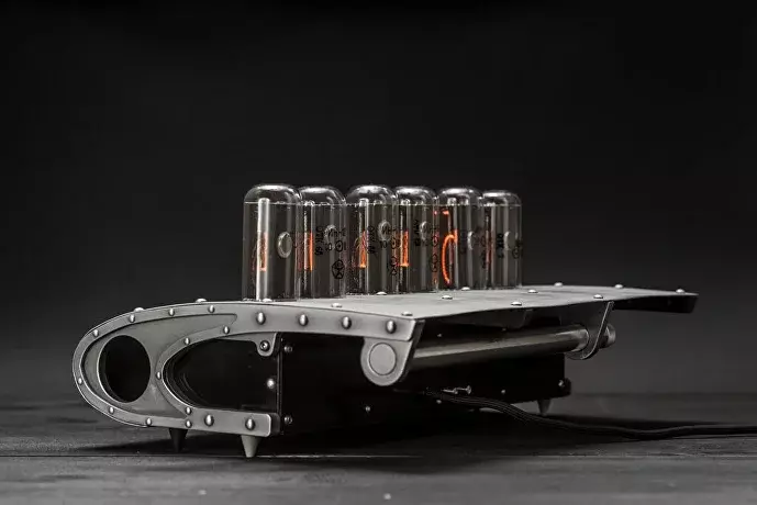 Wing: DC-3 nixie clock, view 2