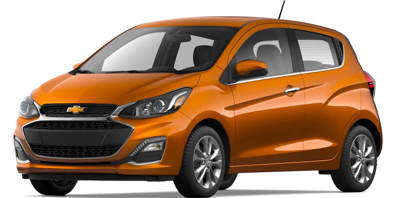 Chevrolet Spark на белом фоне