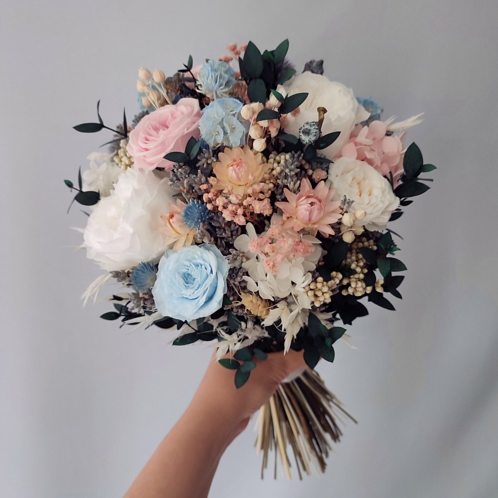 Букет со стабилизированными розами Таинственное сияние