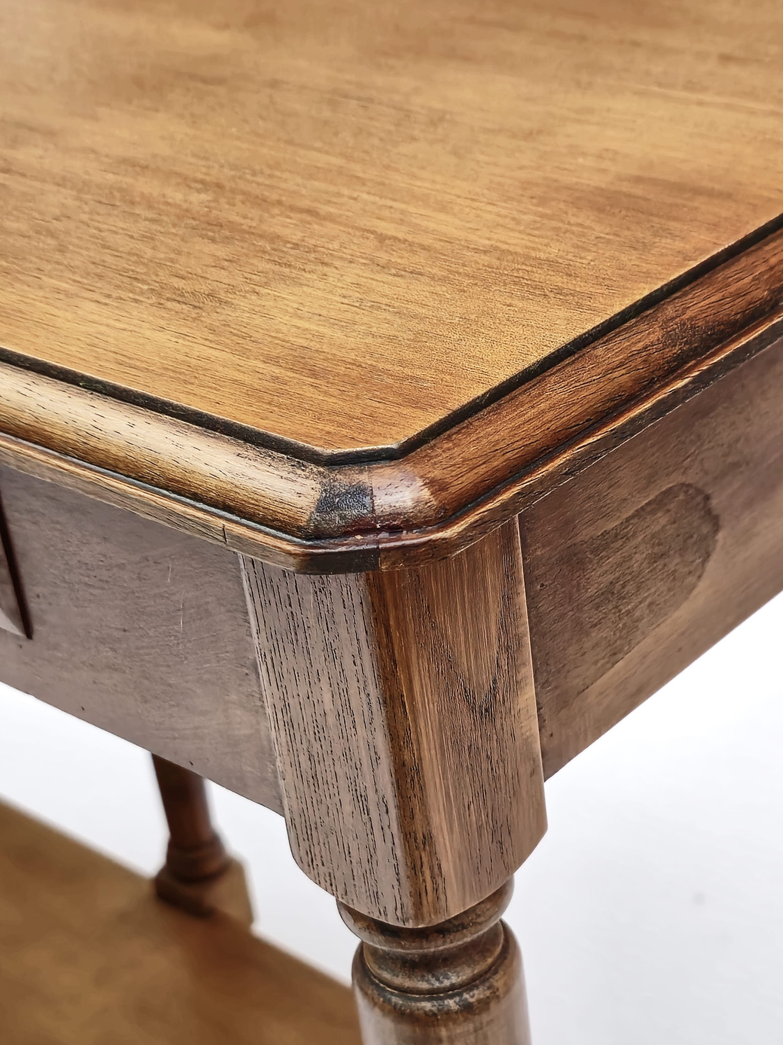 Консоль с полкой Miranda&Serena