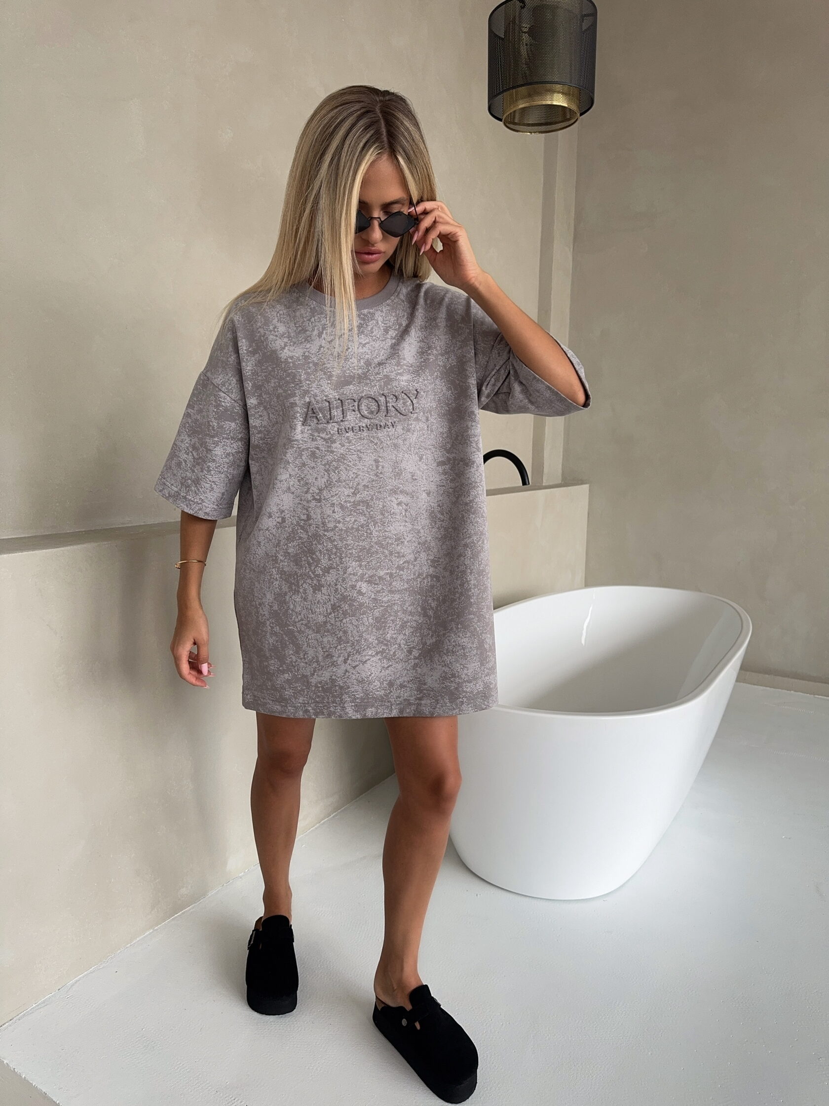 Футболка в цвете графит