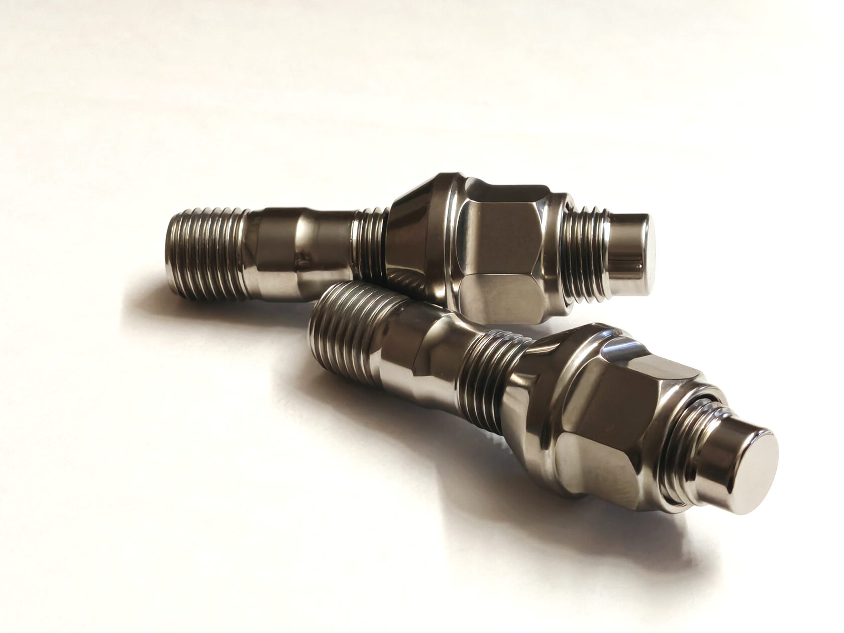 Yperion Titanium wheel stud conversion kit for Audi & all VWG RS3/RS4/RS6/RSQ3/Golf R/Golf GTI m14x1.5
