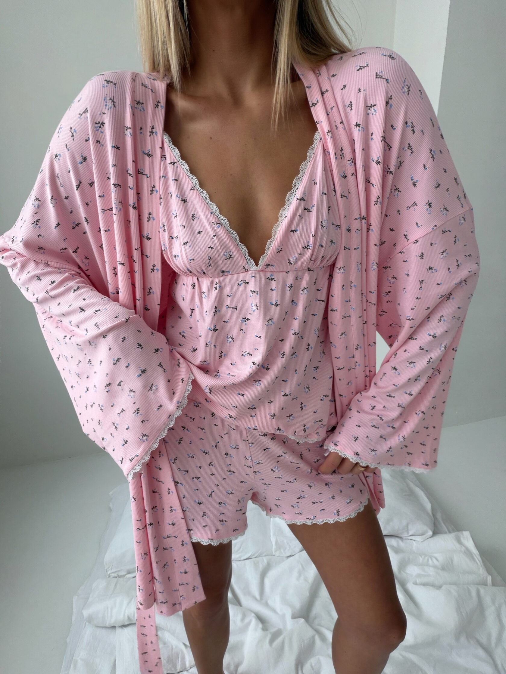 Пижама хлопковая в цветочек в розовом цвете