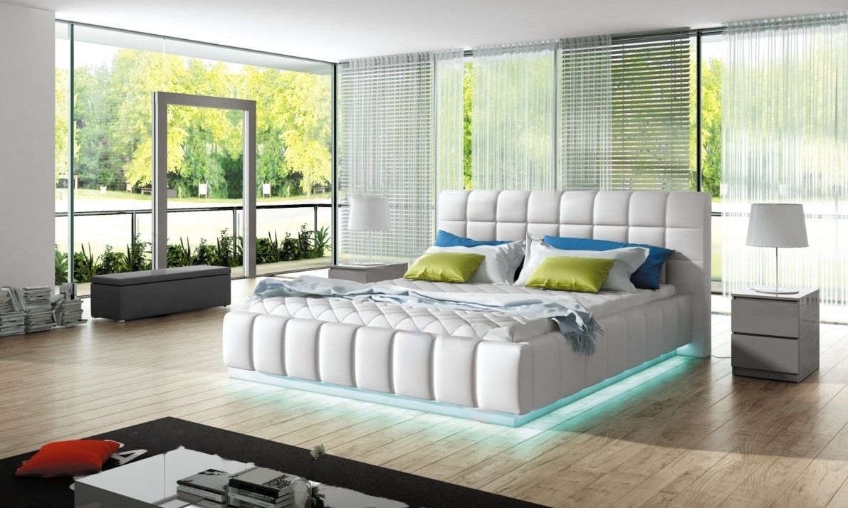 современный дизайн двуспальной кровати