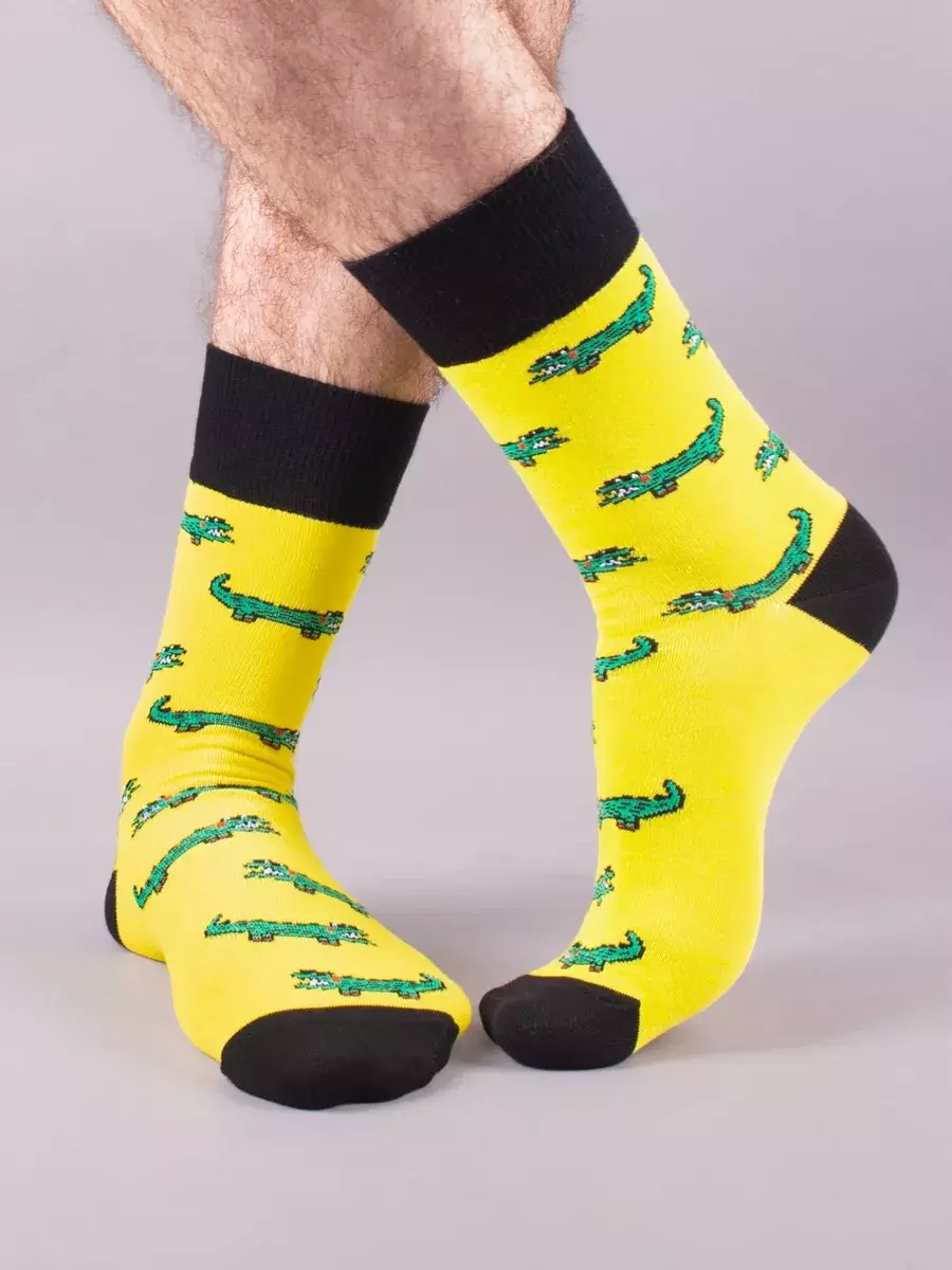 Жёлтые носки Babushka Socks с зелёными крокодилами
