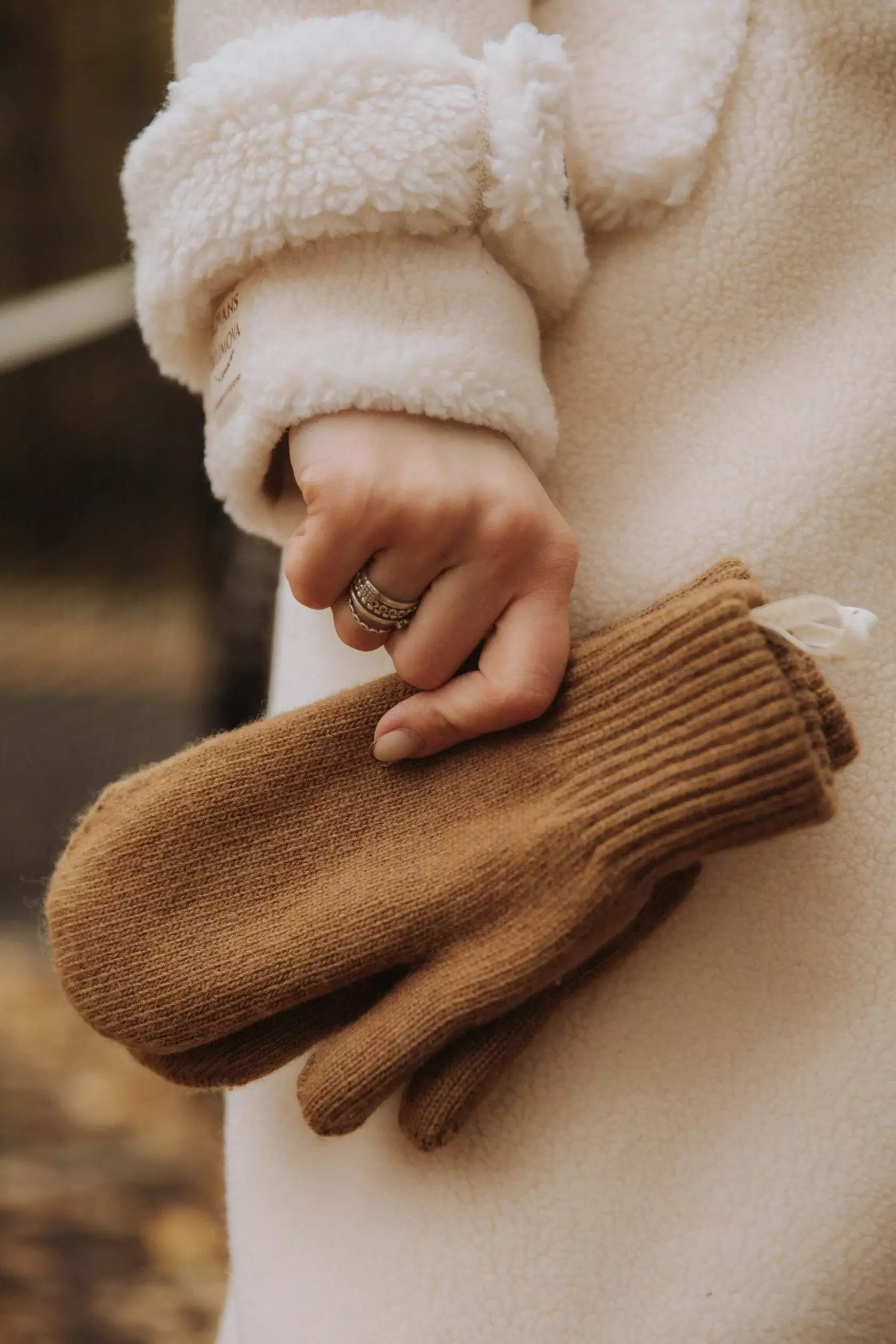 Шерстяные варежки