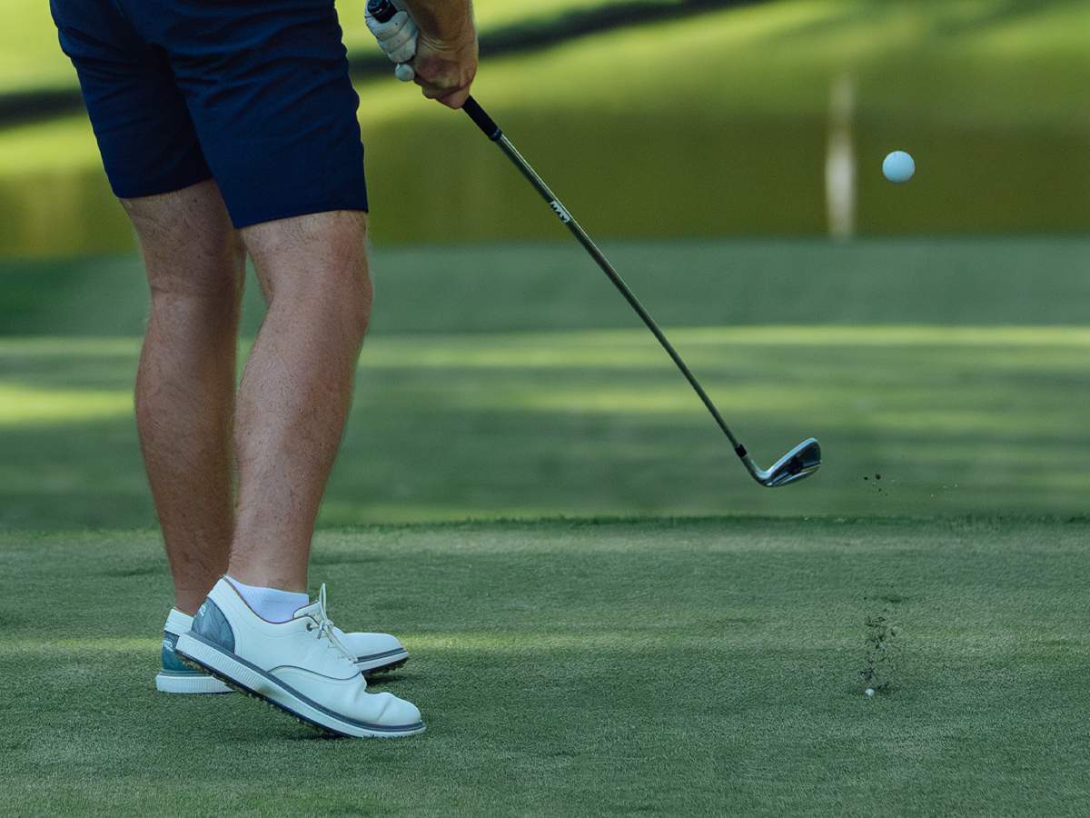 Удар клюшкой для гольфа TaylorMade Qi Max