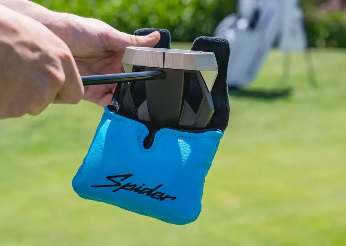Чехол паттера TaylorMade Spider ZT