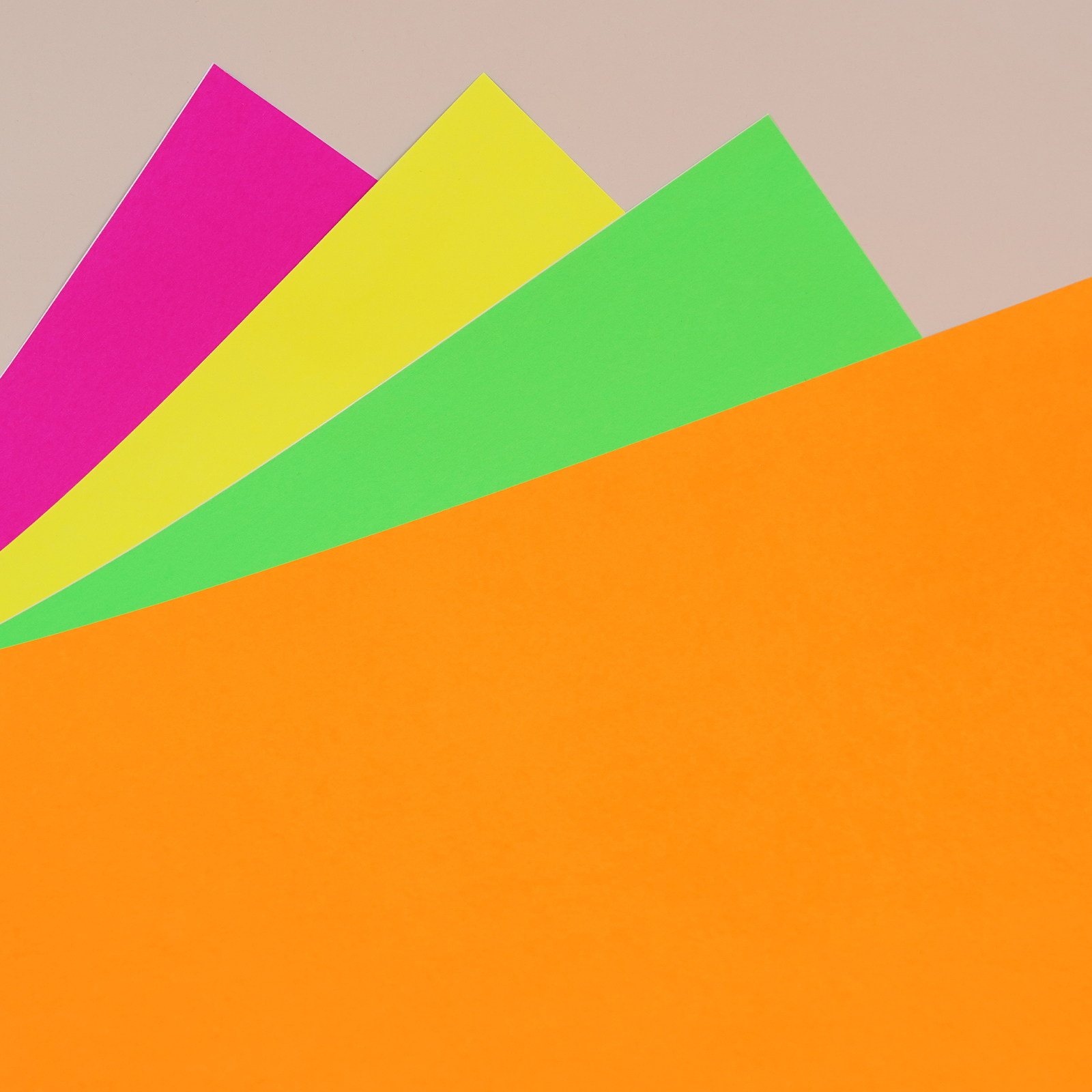 Бумага неоновая самоклеящаяся без покрытия для печати