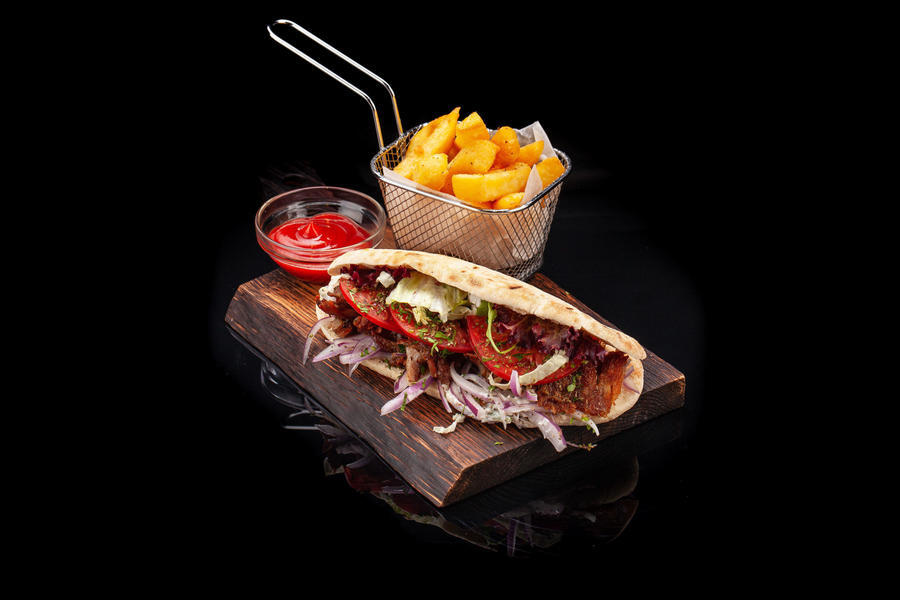 греко гриль. греко гриль калининград. греко гриль бар калининград. курица гриль с лавашом, с листьями салата пнж. греко гриль калининград фото.