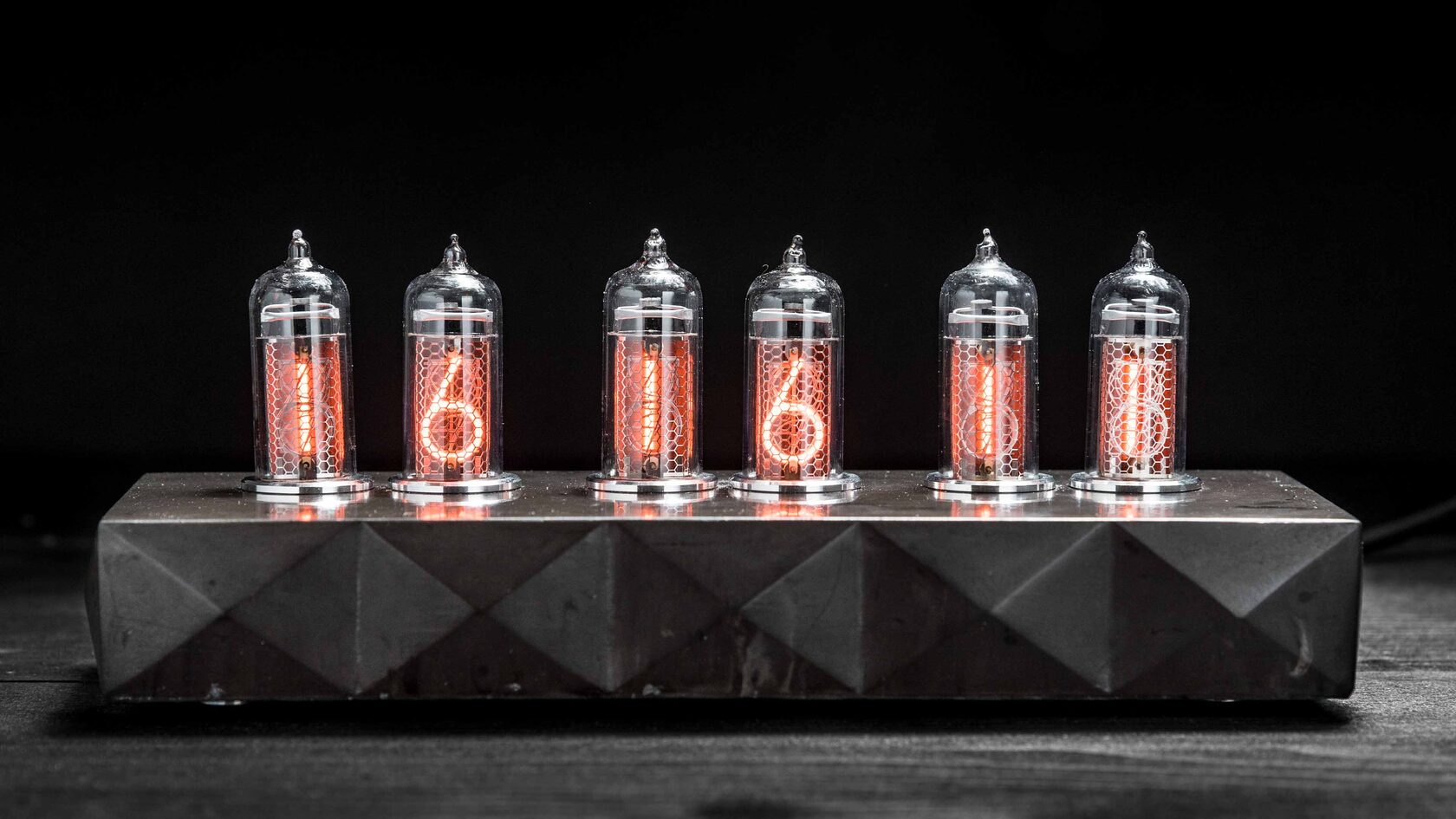 Saturn-C: Black nixie clock, view 2