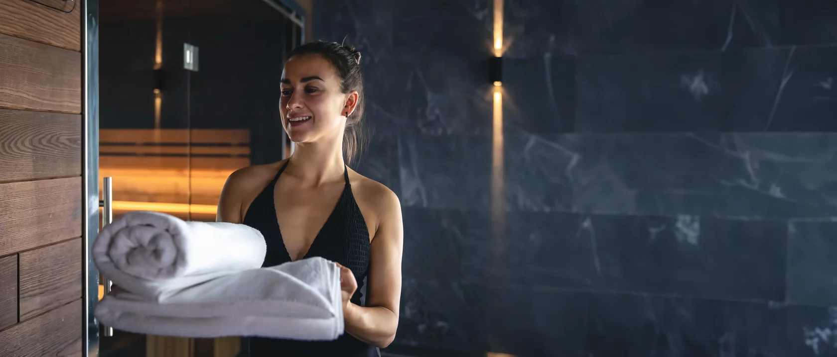 Хаммам с дизайнерской подсветкой и стеновыми панелями