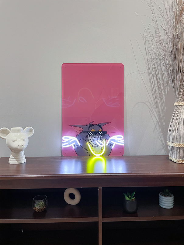 Неоновая вывеска «Том и Джерри» — купить в Мск, Спб, доставка по России