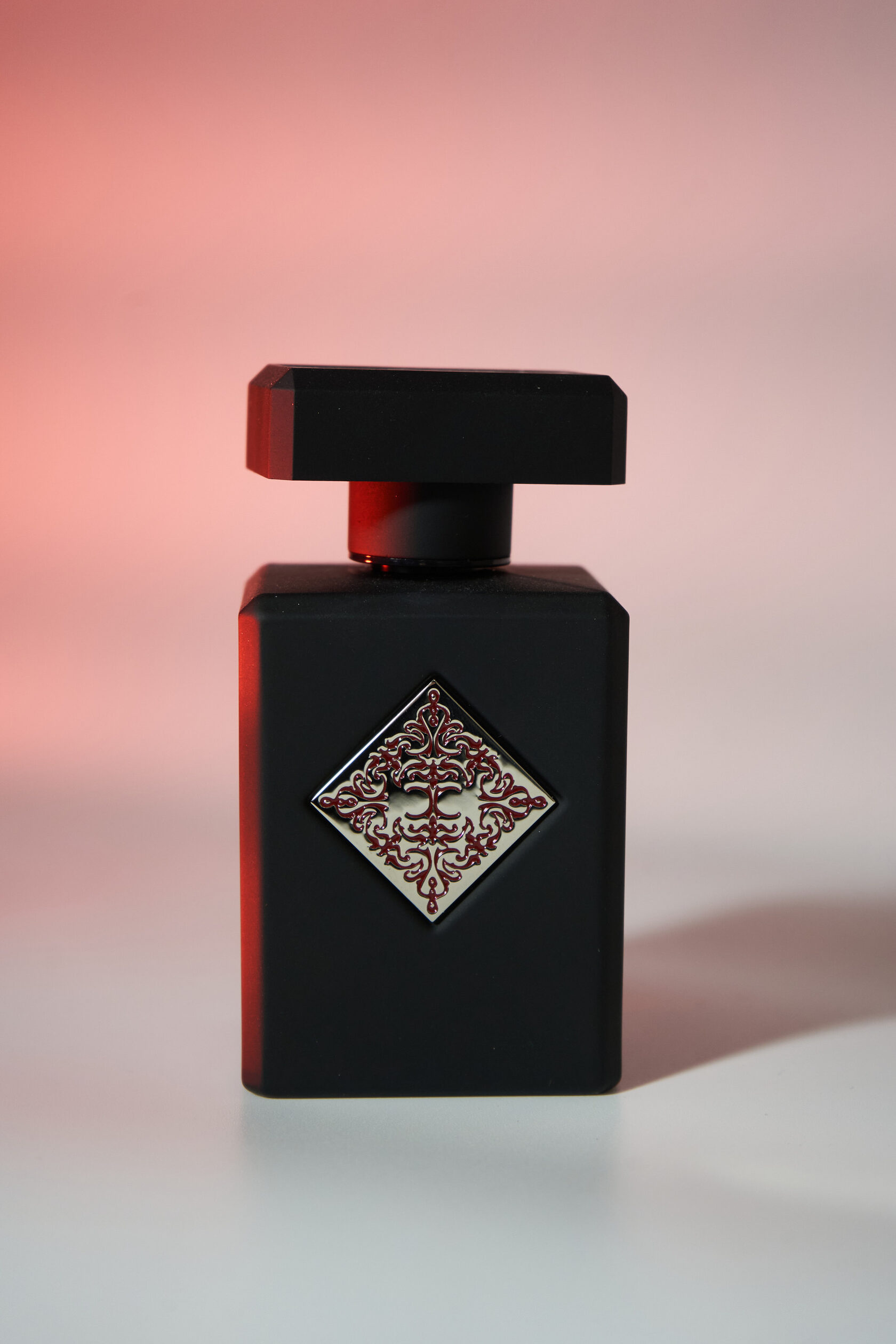 Initio blessed baraka. Инитио Блессед Барака. Инитио аддиктив вибрейшн. Initio Parfums prives blessed Baraka. Initio Parfums prives addictive Vibration.