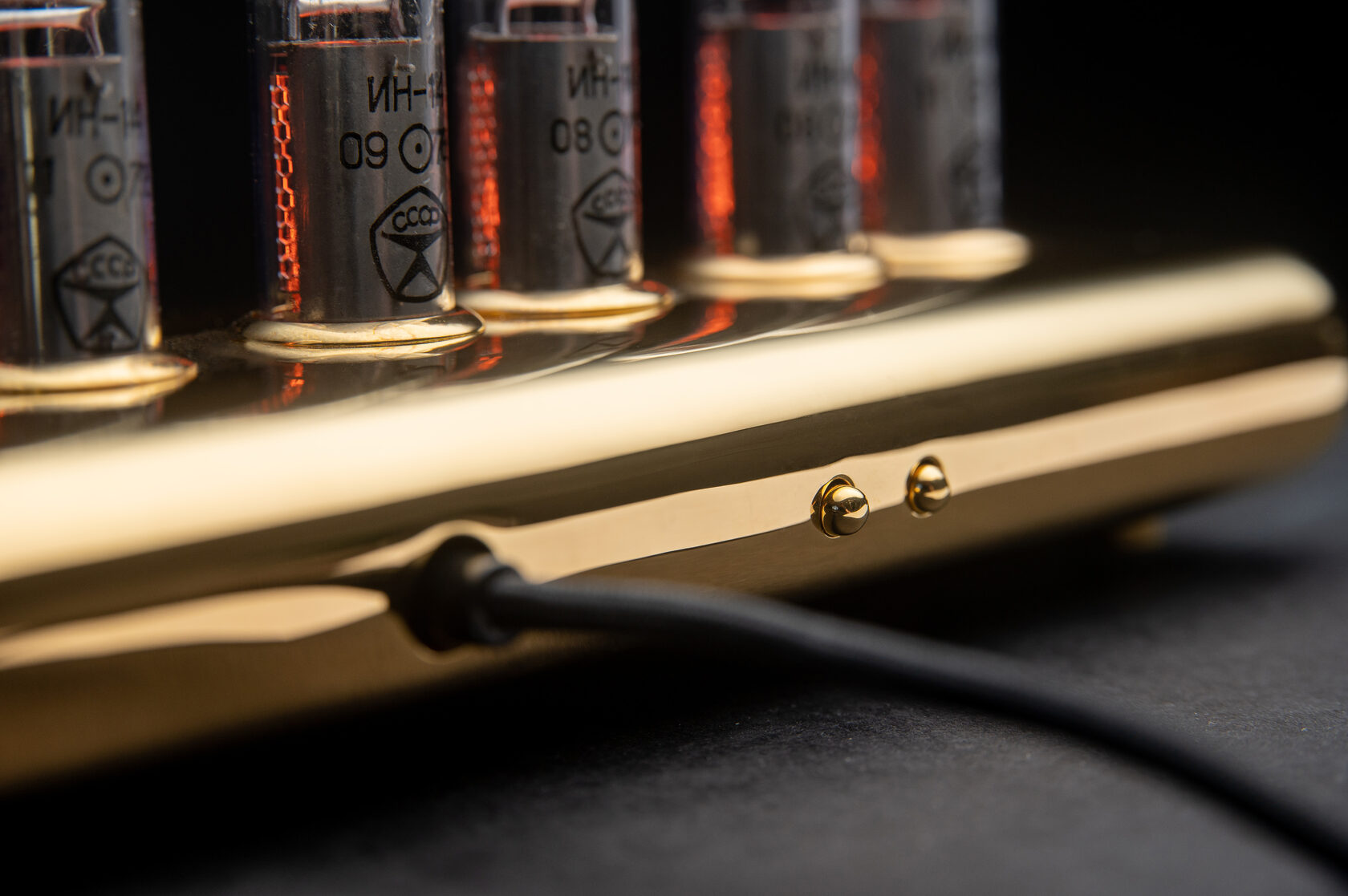 Deep Space 1: Gold nixie clock, view 3