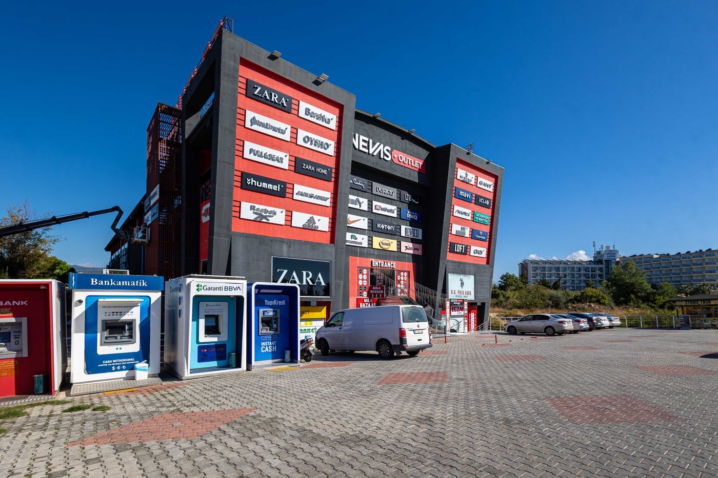 Nevas Outlet II · 50 m²