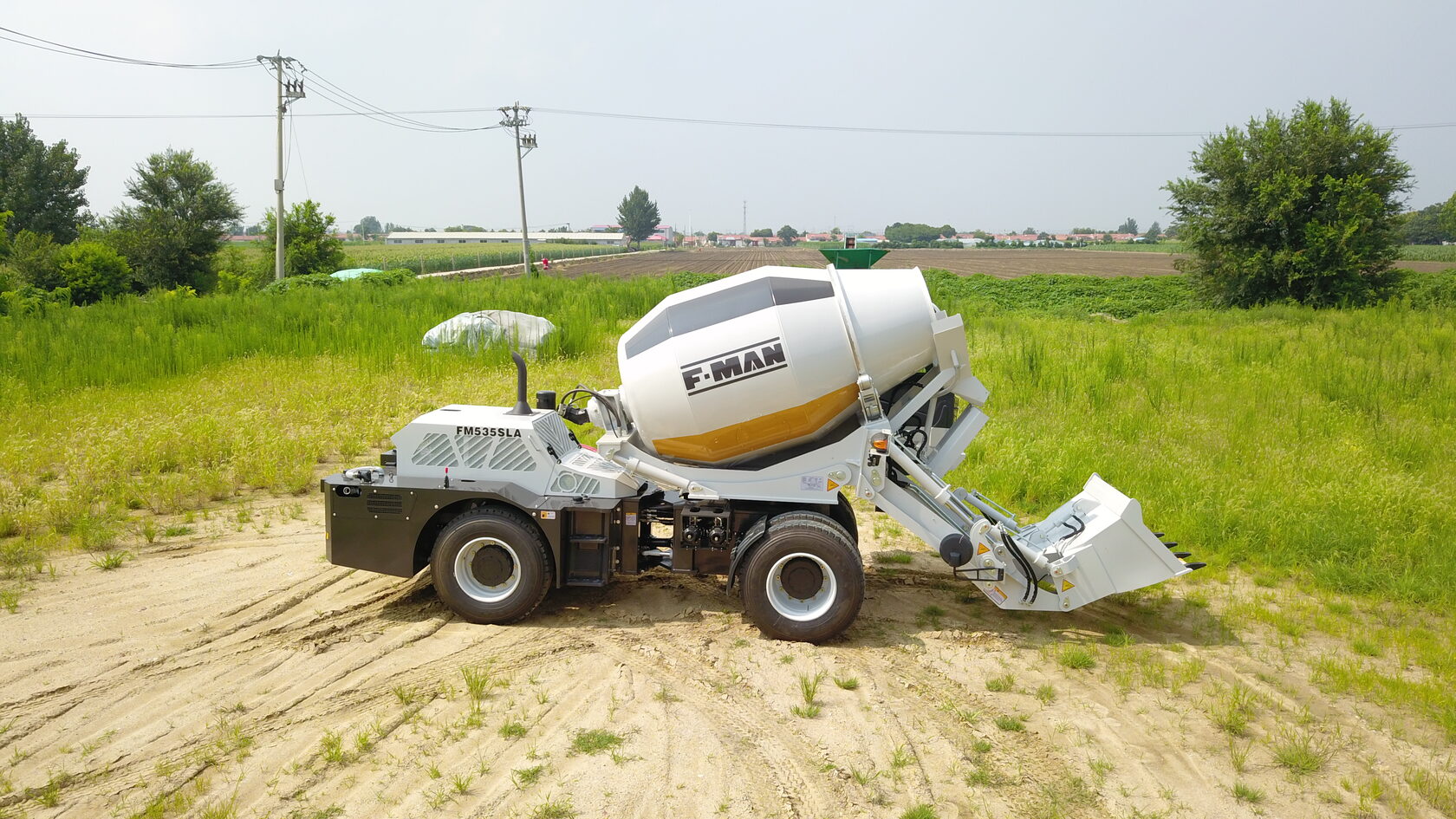 Самозагружающийся автобетоносмеситель FM535SLA