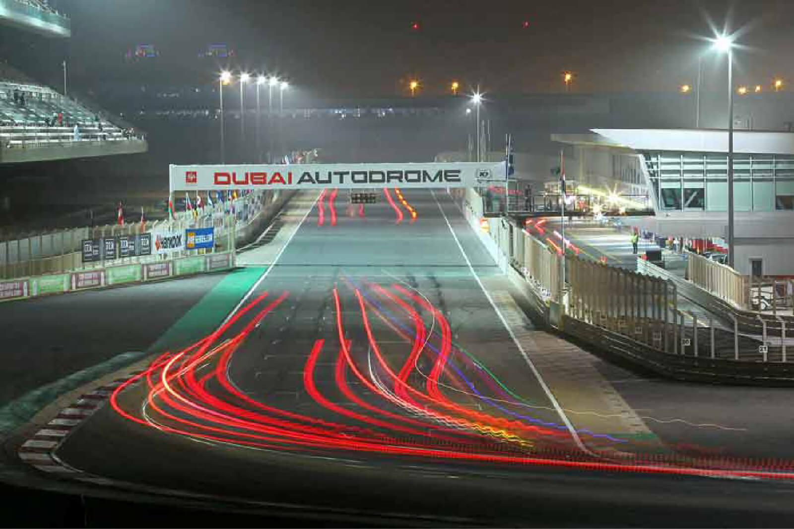 Дубай трасса. Автодром Дубаи Дубайский. Дубай картодром. Дубай трасса формула 1. Автодром Dubai Autodrome.
