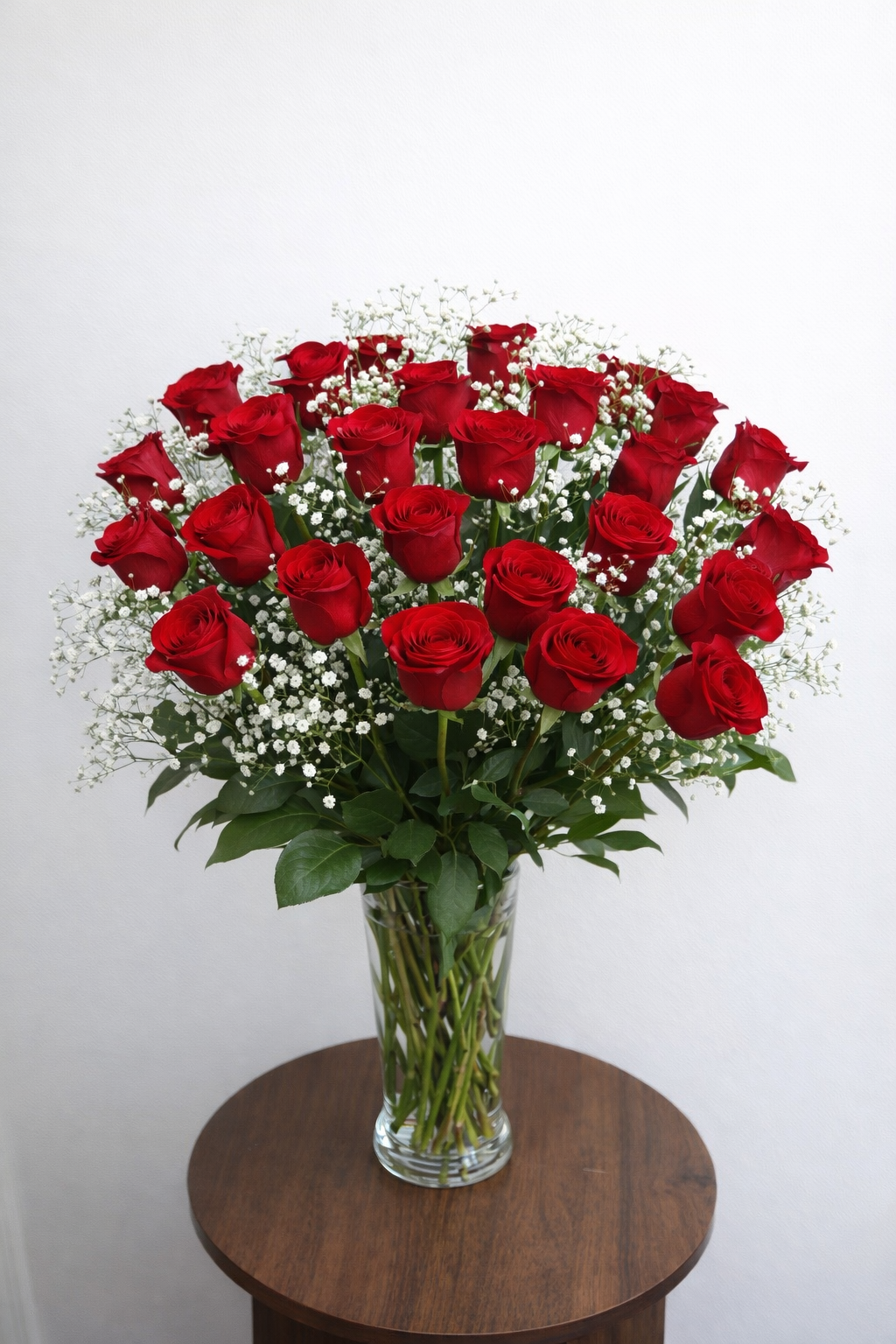 Red Roses in Vase for Valentine’s Day | Luxury Rose Delivery in ...