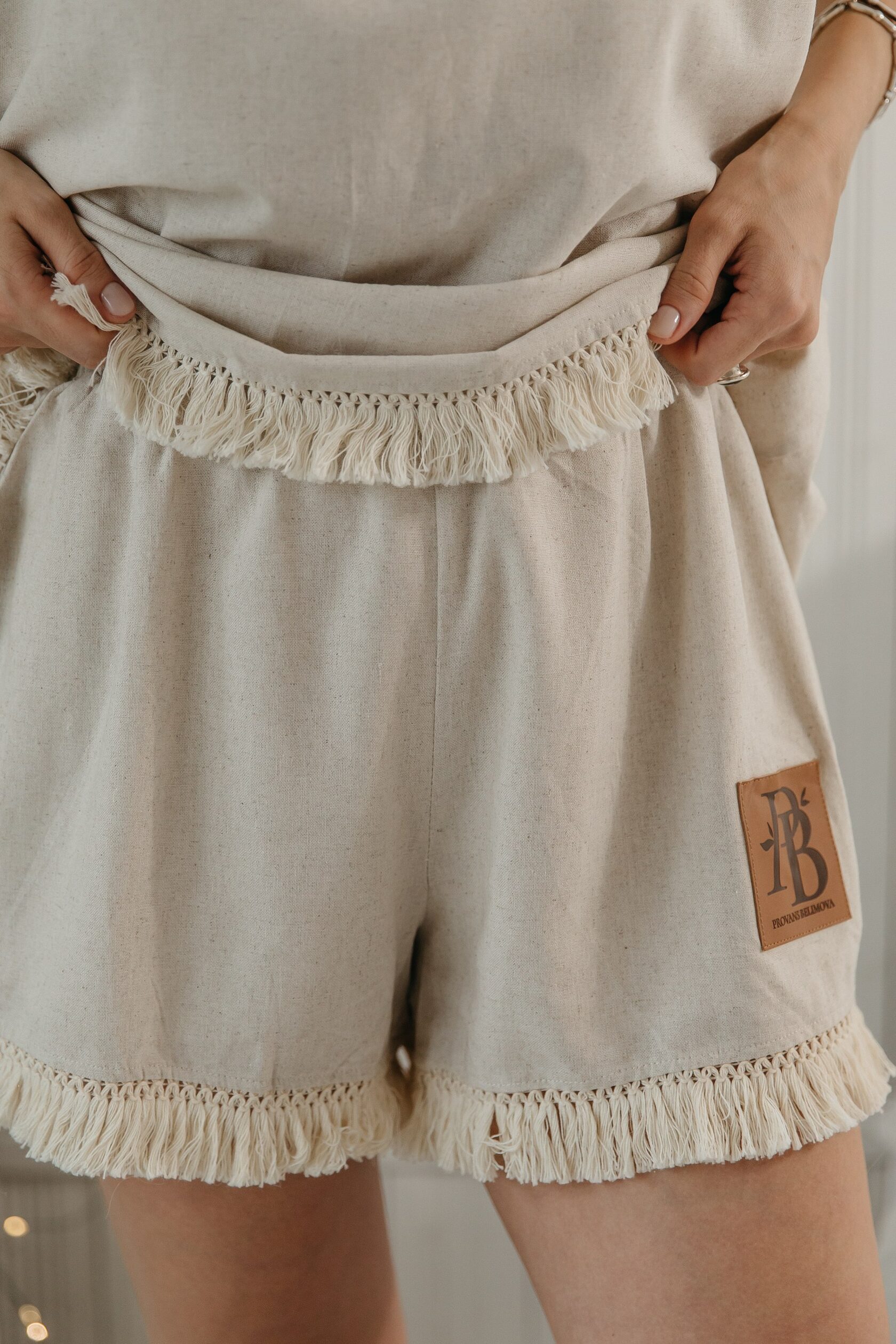 Шорты «Льняное объятие» с бахромой