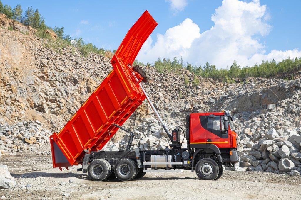 Самосвал AMT 652900 6х6 карьерный кузов