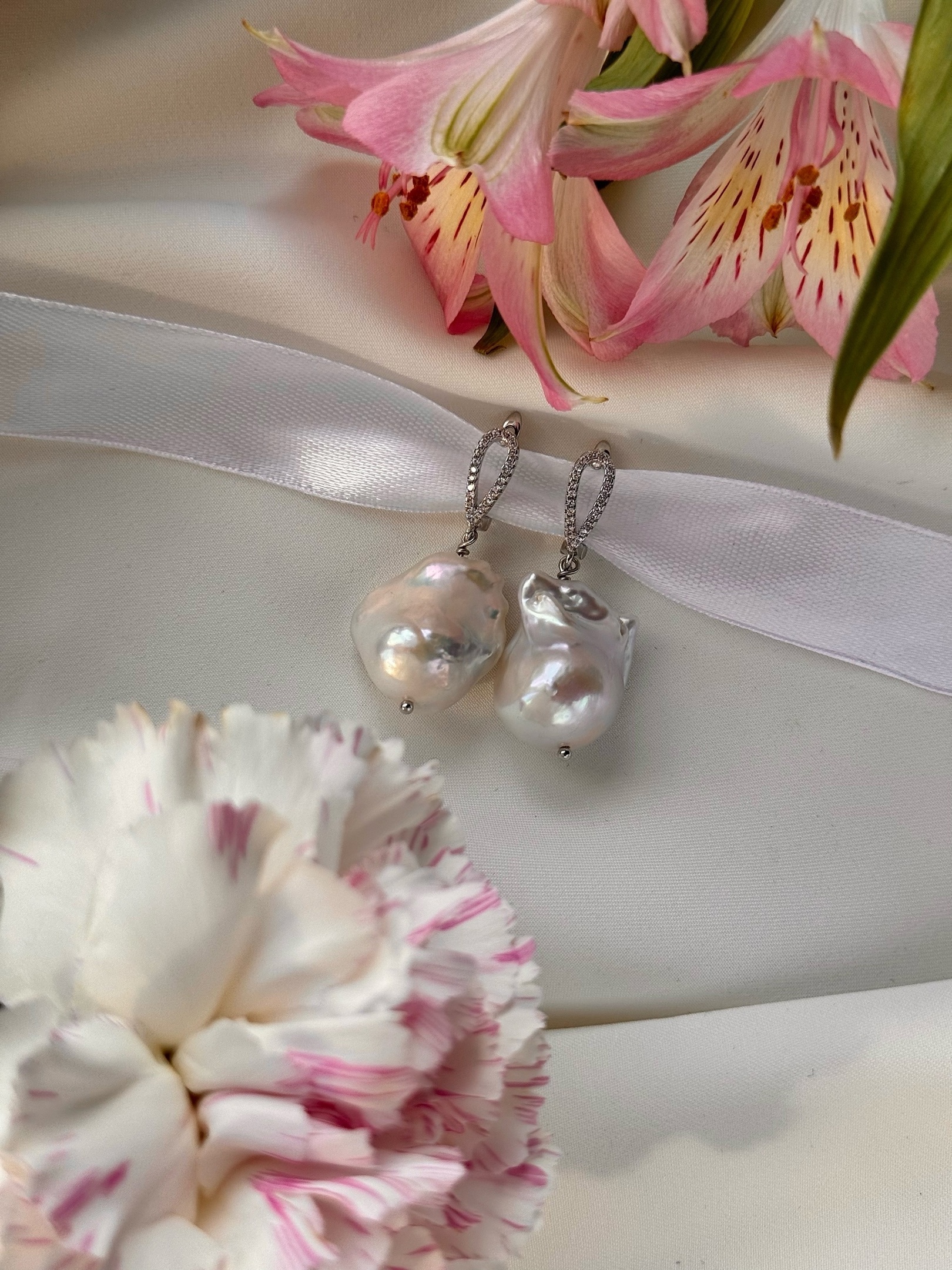 Серьги с крупным барочным жемчугом