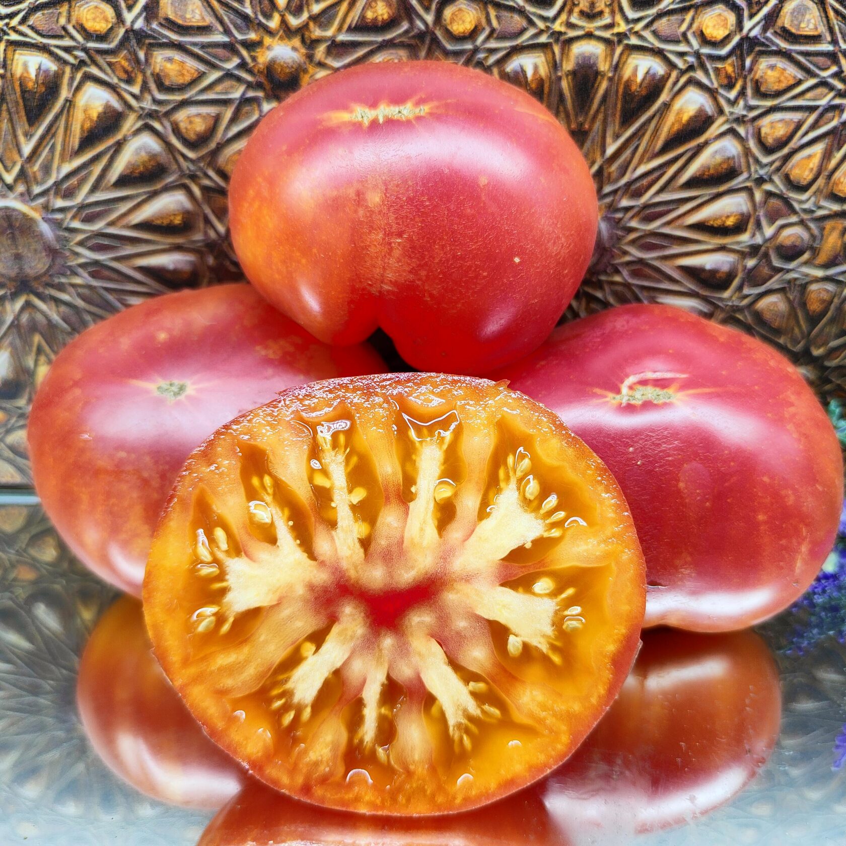 Томат гном альмандин. Томат авесом Гном. Томат Гном удивительный. Сорта томатов гномов. Фото томат Гном удивительный.