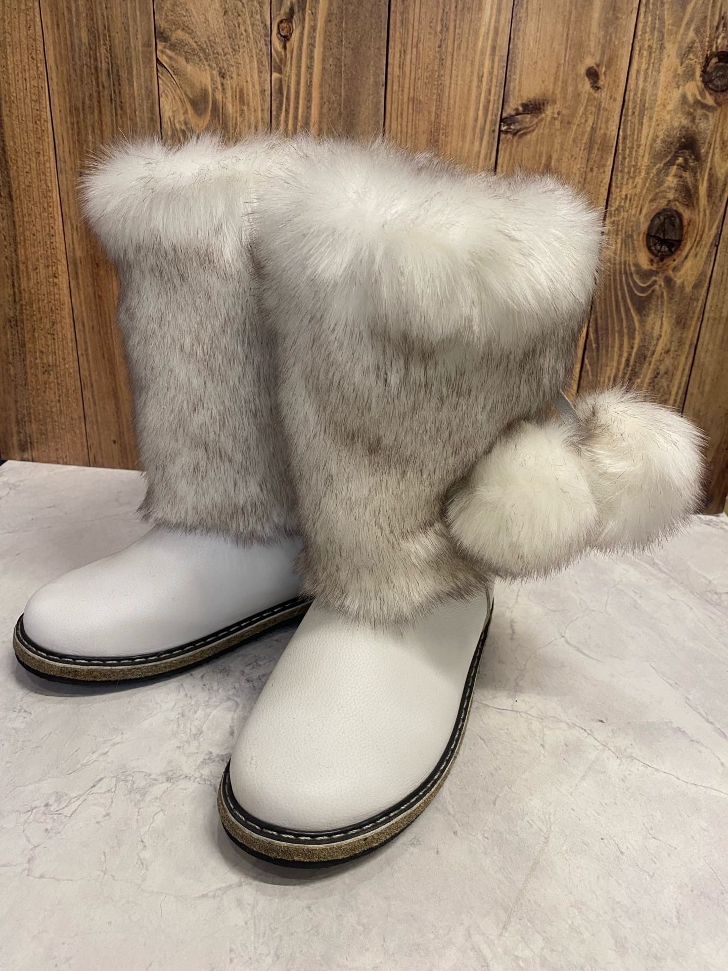 Женские унты с помпонами — модель 599222723601