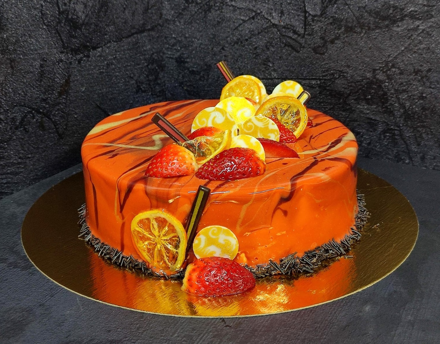Оранжевый торт с днем рождения