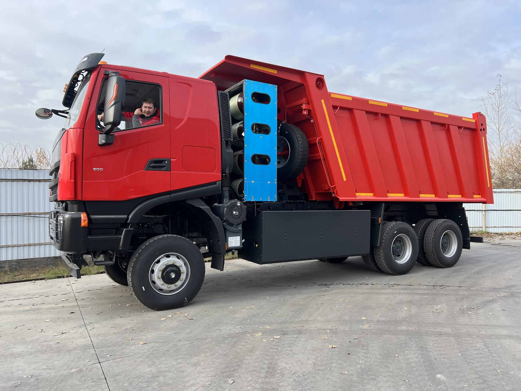 Самосвал АМТ 658910 6х6 на метане CNG
