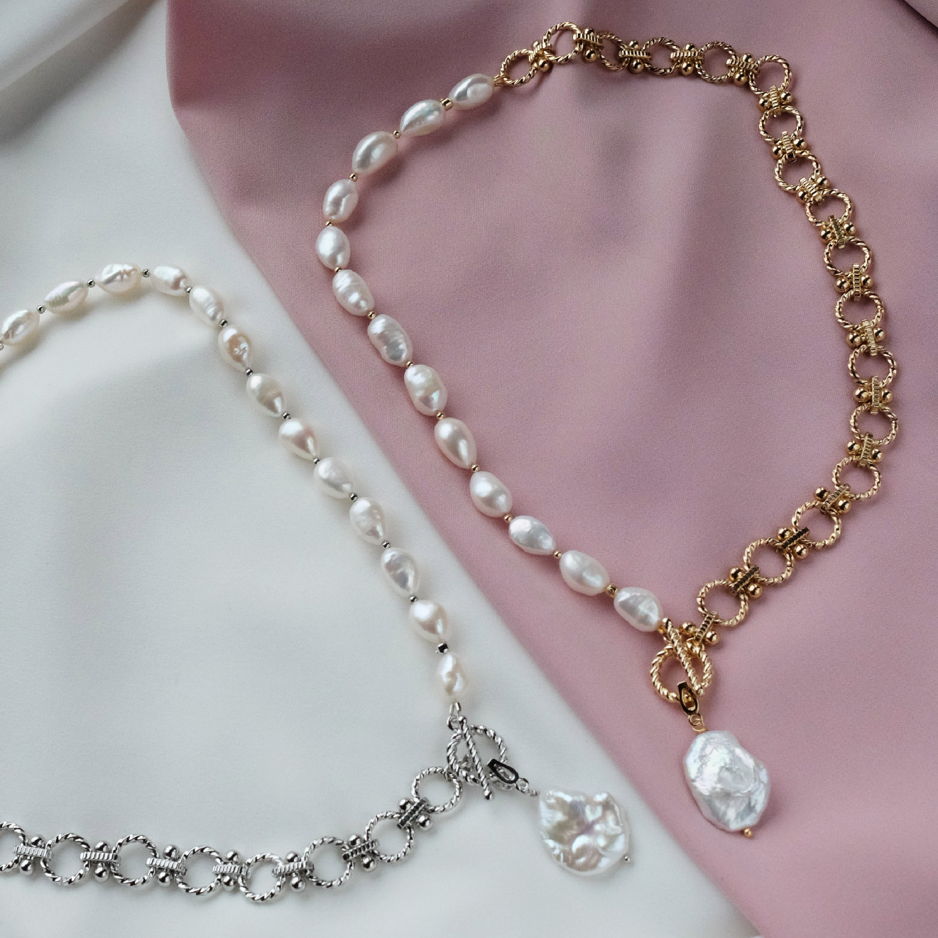 колье комбинированное. колье комбинированное. колье цепочки с жемчугом. колье комбинированное. там в ожерелье жемчужных.