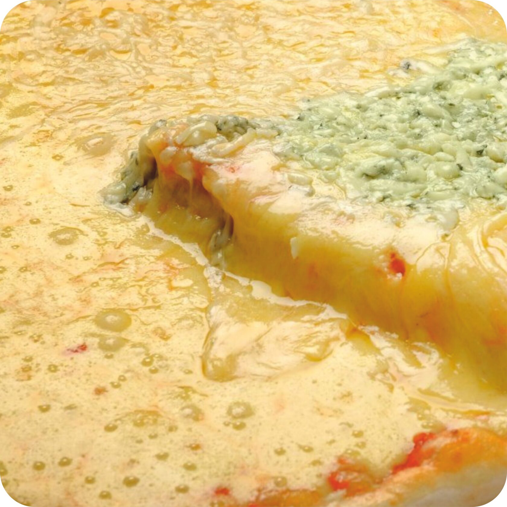 Калорийность пиццы 4 сыра. Калорийность сырной пиццы. ПМЦА 4 сыра с сыром с плесен.