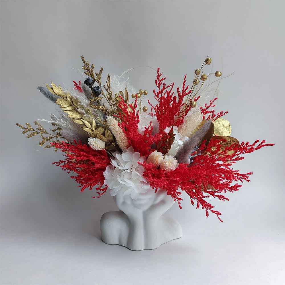 Композиция в кашпо девочка Яркая прическа