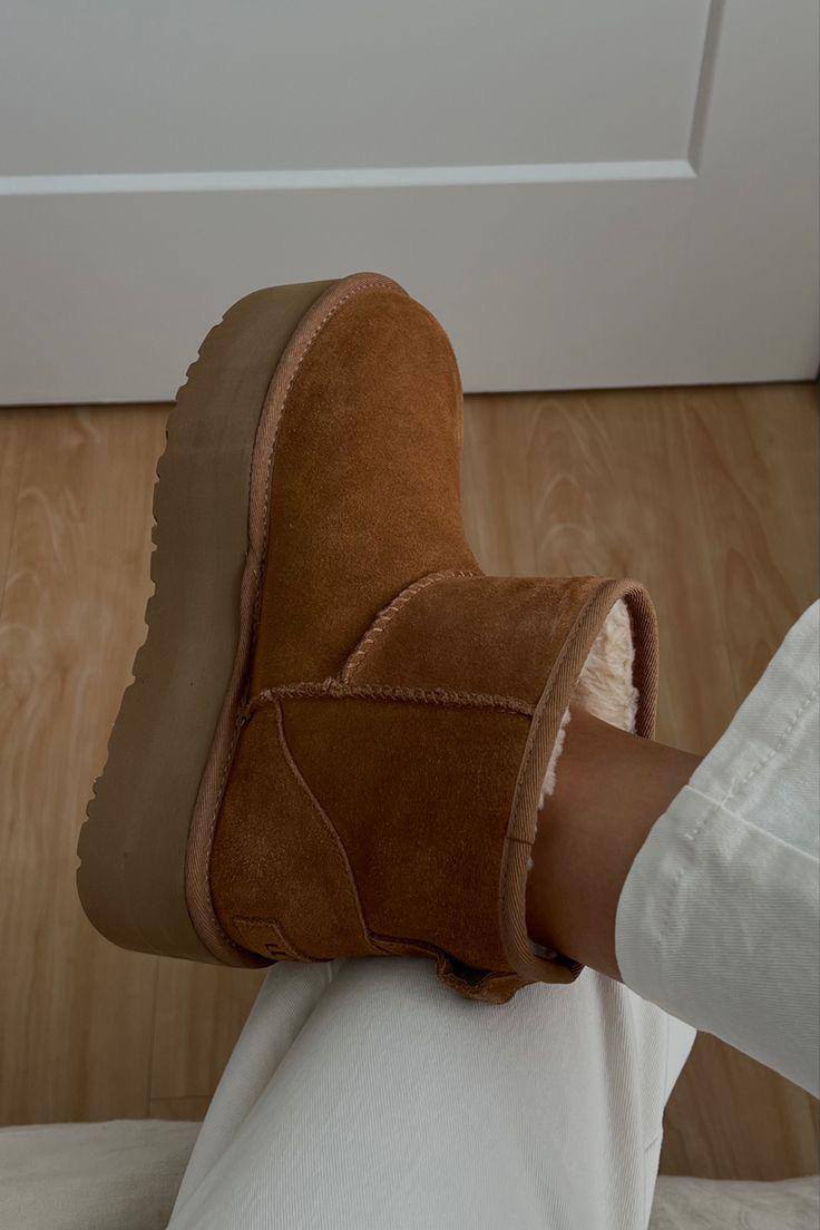 UGG Mini platform