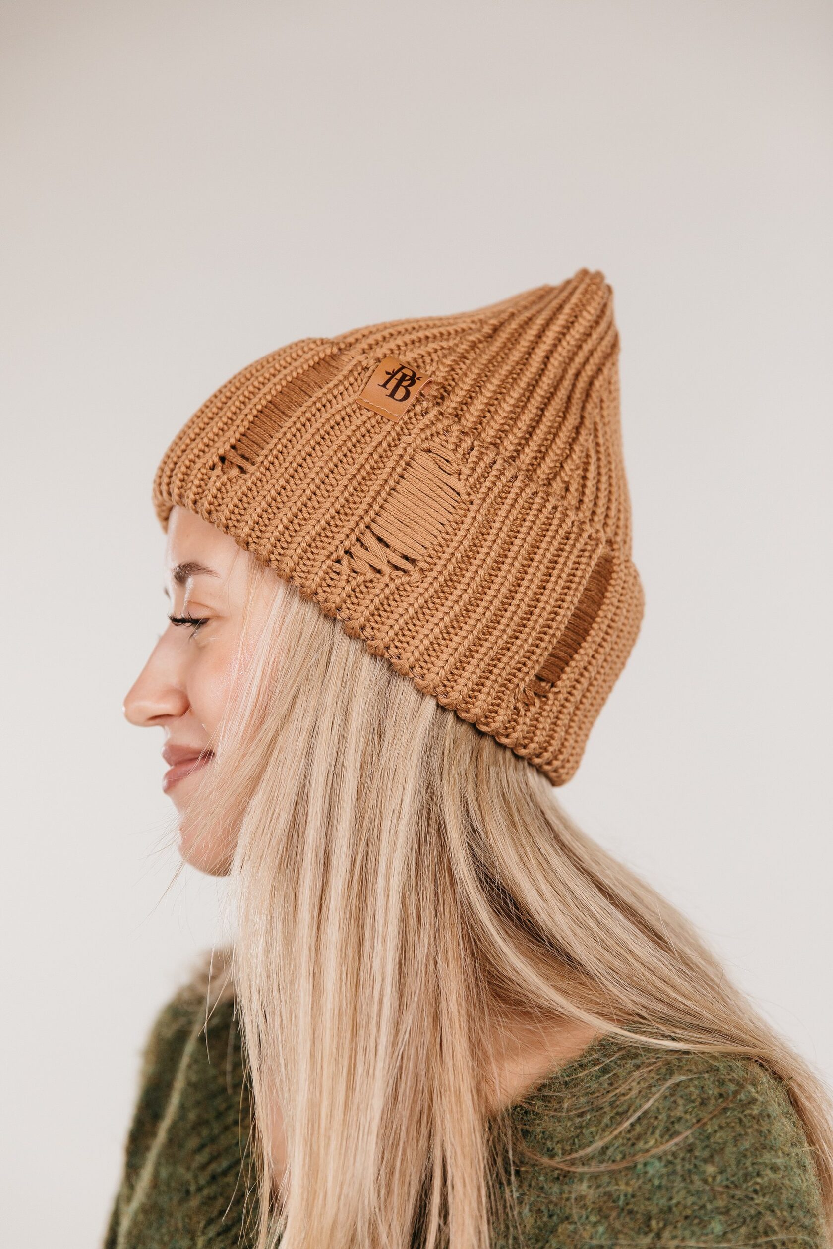 Шапка «KNITTING BALANCE»