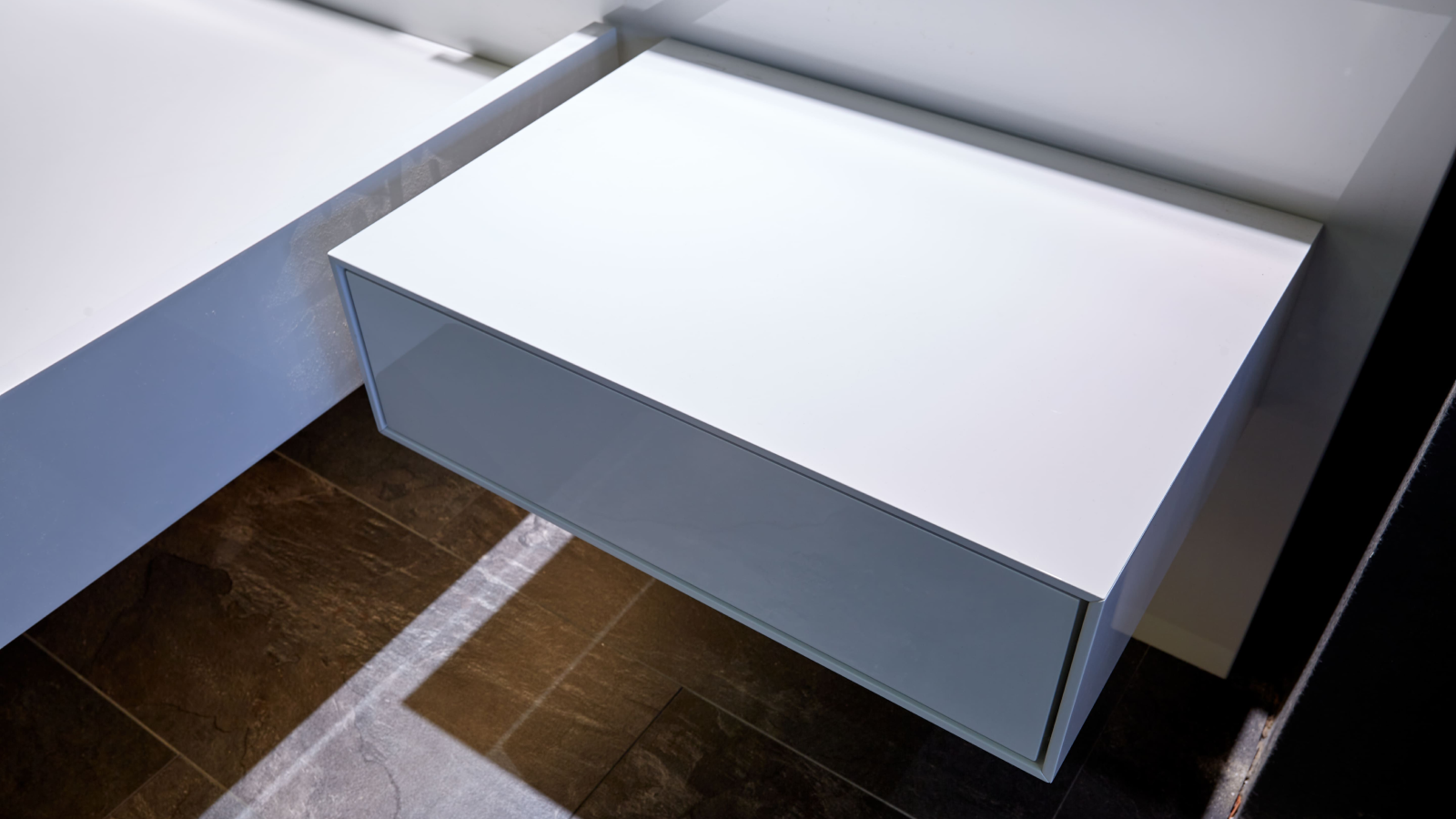 Парящая прикроватная тумба Dela