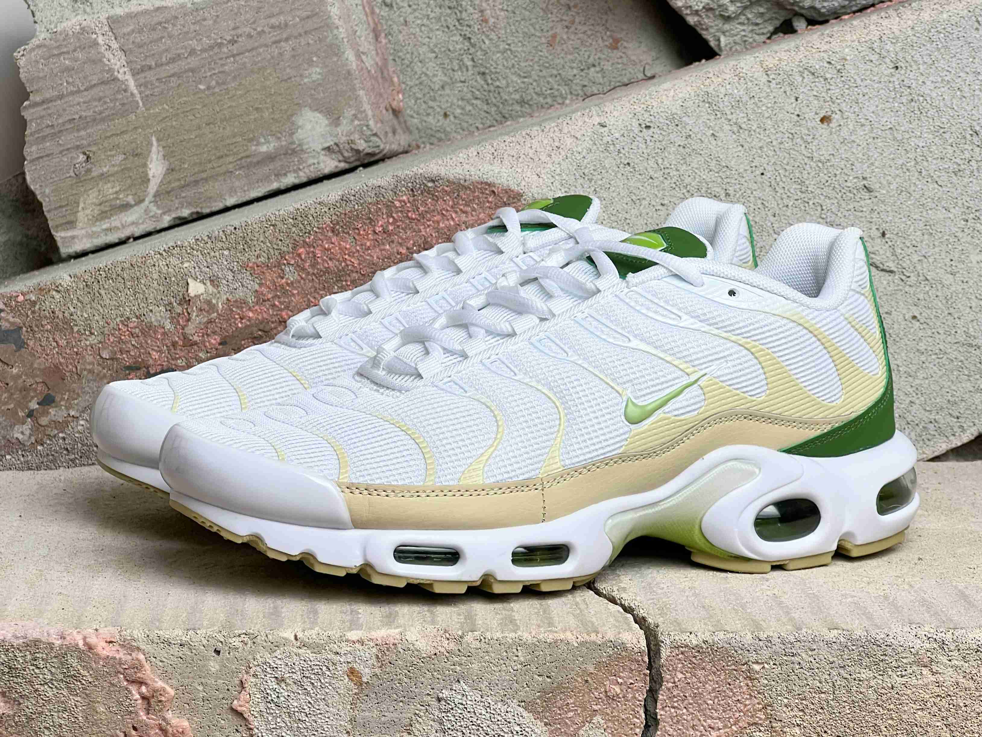 Nike Air Max Plus Light Bone Alligator