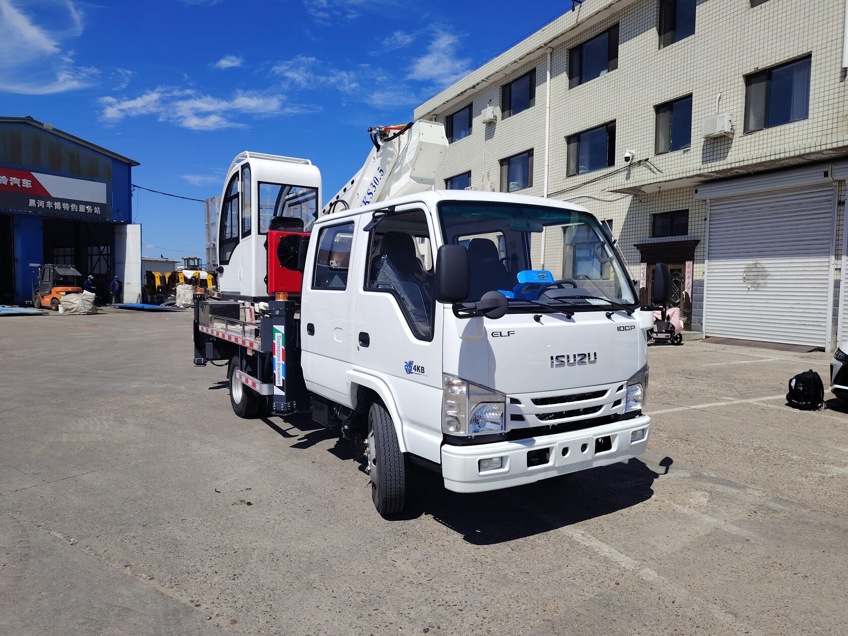 Автовышка 30 метров Isuzu двухрядная