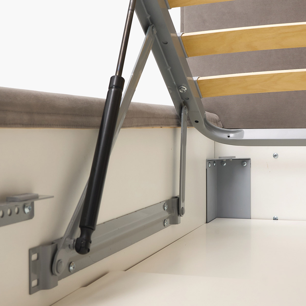 Подъёмная система с амортизирующими газлифтами*