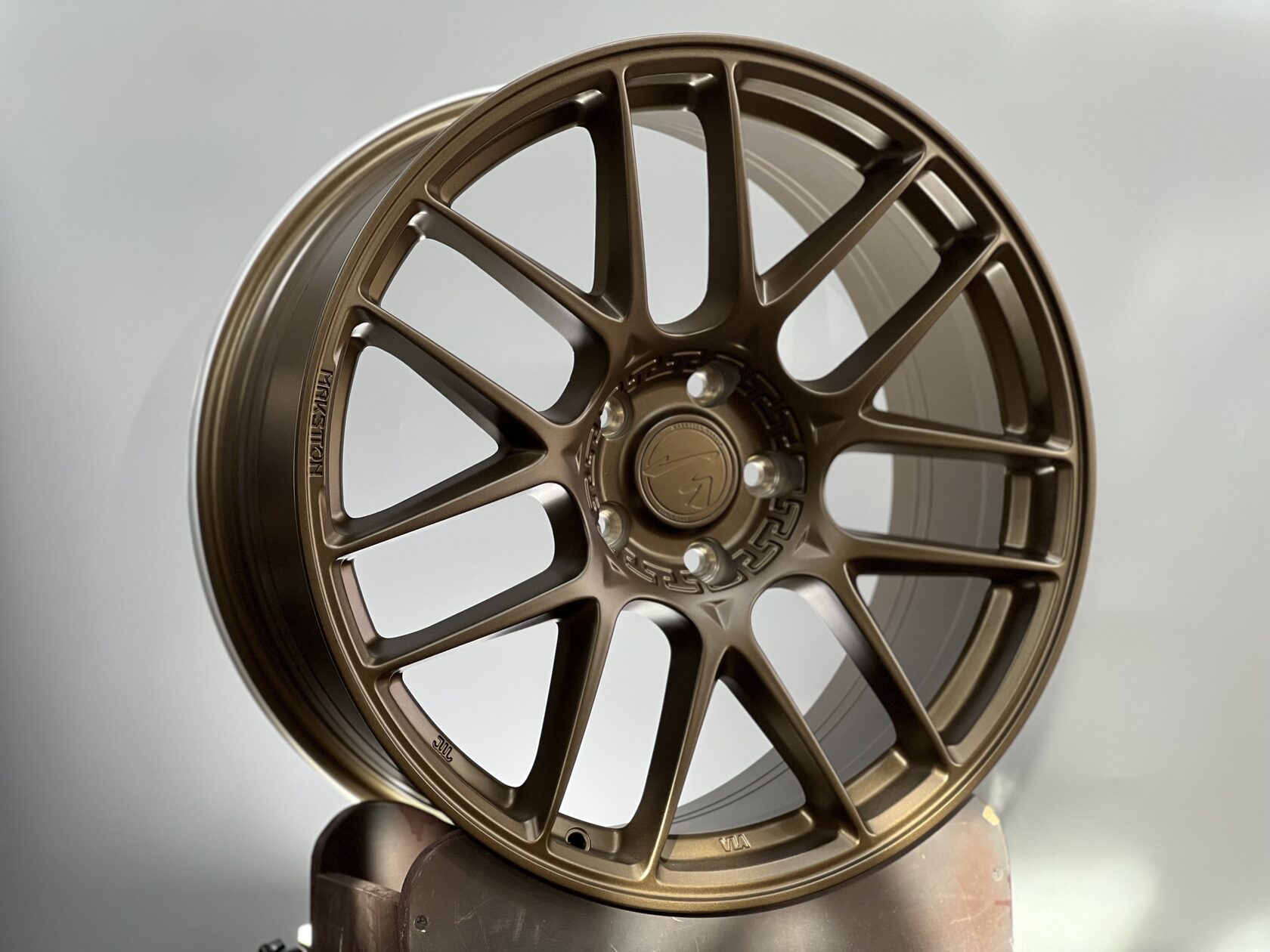 Бронза фото диски 8.5x19 5x120 ET35 D73.1 Makstton MST CK70 Matte Bronze