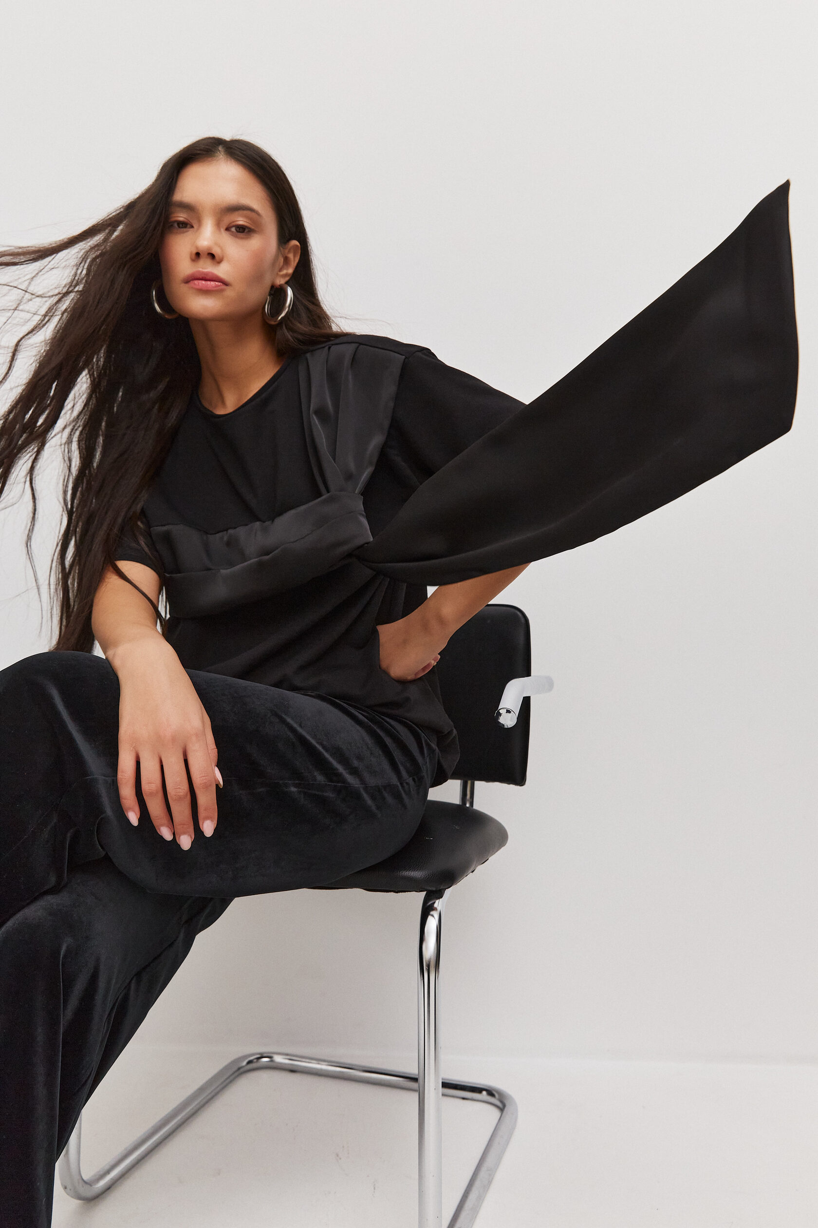 Футболка с атласным бантом