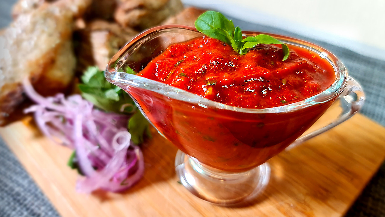 Соус для шашлыка. Соус томатный для шашлыка. Армянский соус для шашлыка. Красный соус для шашлыка. Шашлычный соус из томатной пасты.